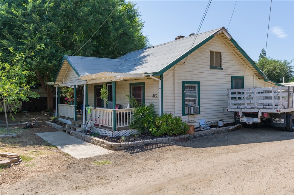 250 W Lincoln Ave, Escondido, CA 92026 - photo 1