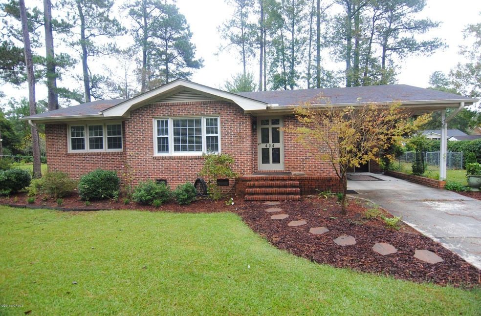 404 S Bennett St, Burgaw, NC 28425 - photo 1