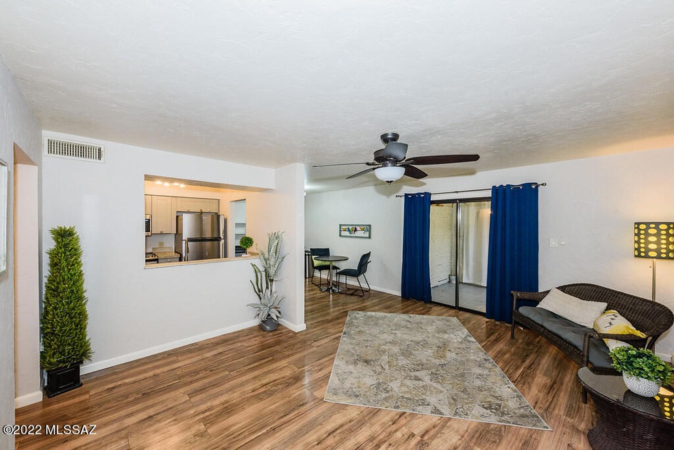 Living area 2, Unit 110