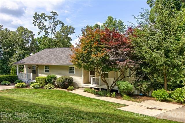 2 Ardis Ln, Hendersonville, NC 28792 - photo 1