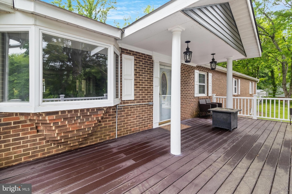 16300 Abbey Dr, Bowie, MD 20715 - photo 1