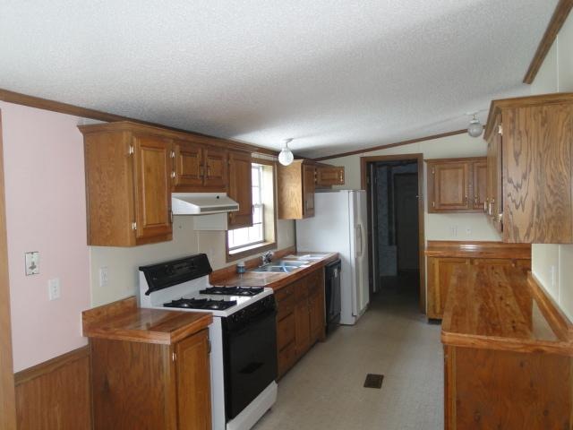 5070 W Carpenter Rd, Flint, MI 48504 - photo 1