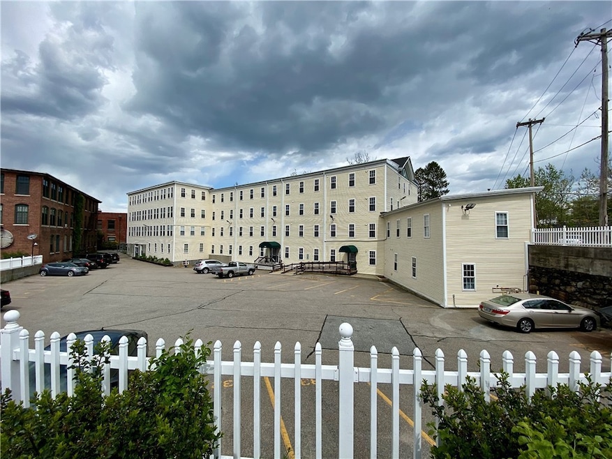 148 Bernon St unit 18, Woonsocket, RI 02895 - photo 1