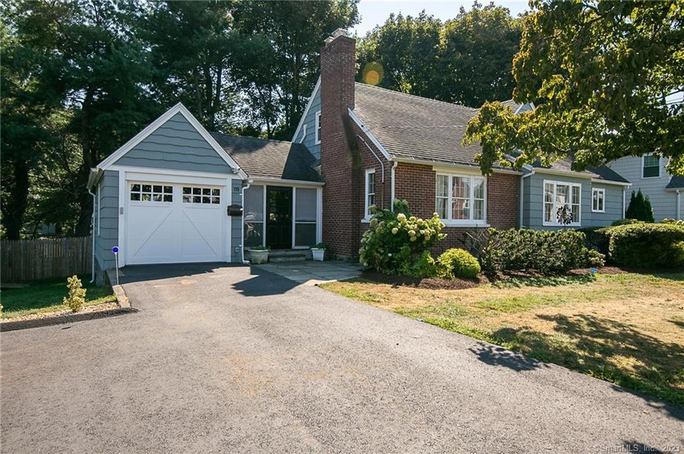 Charming cottage colonial in desirable Fairfield n