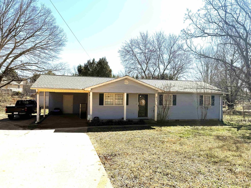 270 Old Furnace Rd, Boiling Springs, SC 29316 - photo 1