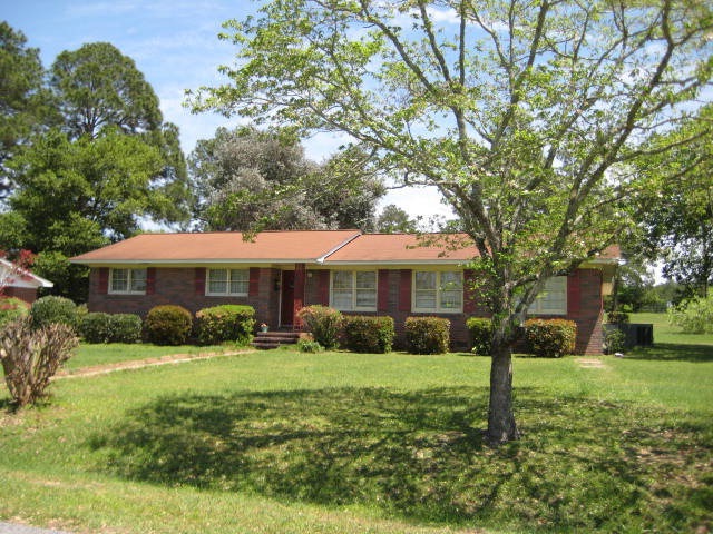 302 Lakeview Dr, Sylvester, GA 31791 - photo 1