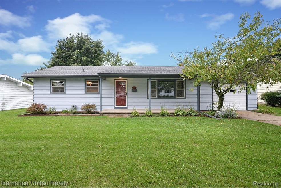1020 Braeview, Howell, blue sky.JPG