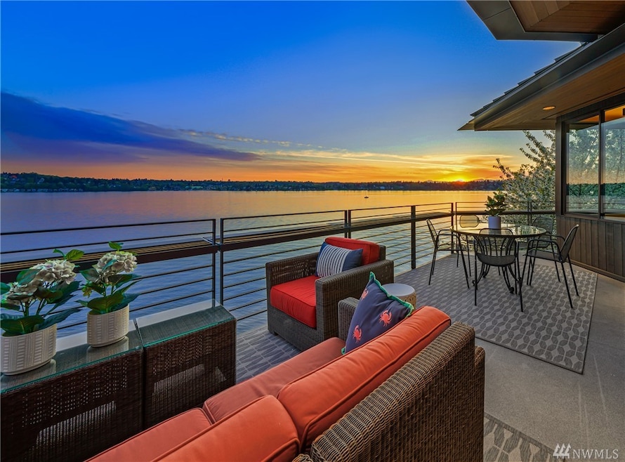 7703 W Mercer Way, Mercer Island, WA 98040 - photo 1