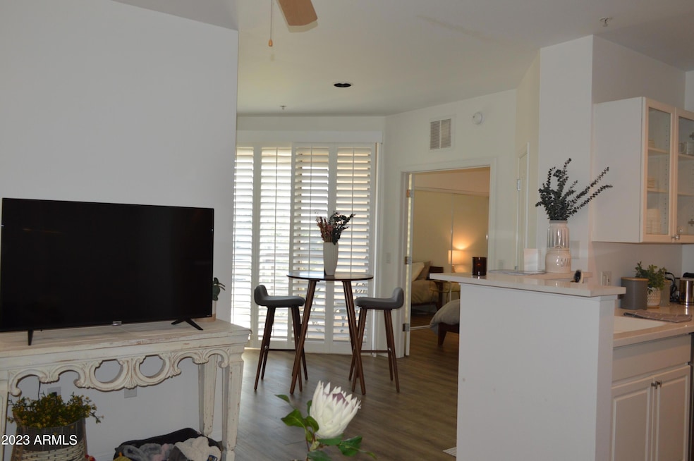 Biltmore Square Apartments unit 450, Phoenix, AZ 85016 - photo 1