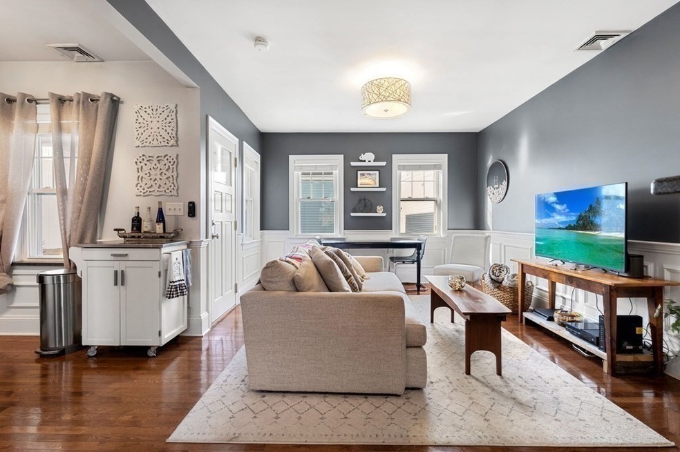 293 W 2nd St unit 3, Boston, MA 02127 - photo 1