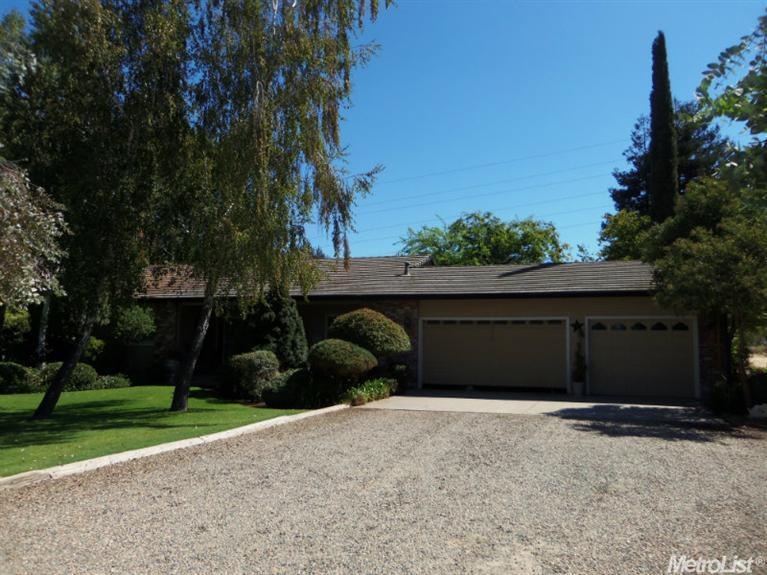 24600 N Fuhrman Rd, Acampo, CA 95220 - photo 1