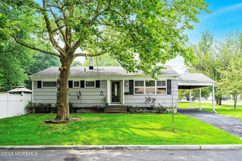 19 Huxley Dr, Old Bridge, NJ 08857 - photo 1