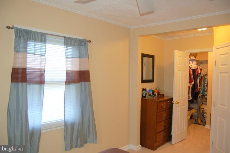 370 W 11th St, Front Royal, VA 22630 - photo 1