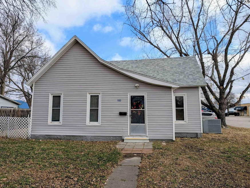 500 N Walnut St, McPherson, KS 67460 - photo 1