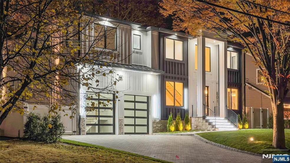 801 Godwin Rd, Paramus, NJ 07652 - photo 1