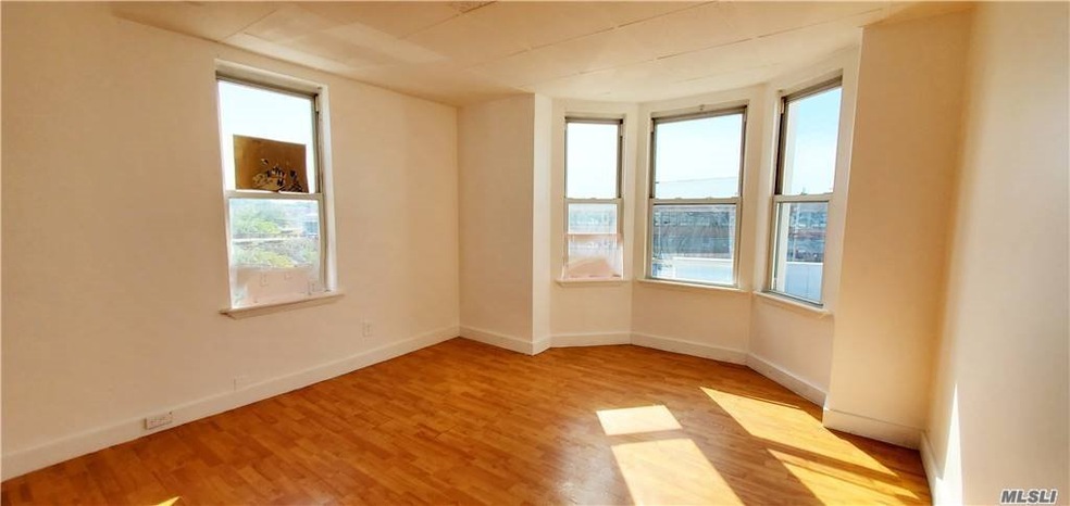 57-21 57th Place unit 2, Maspeth, NY 11378 - photo 1