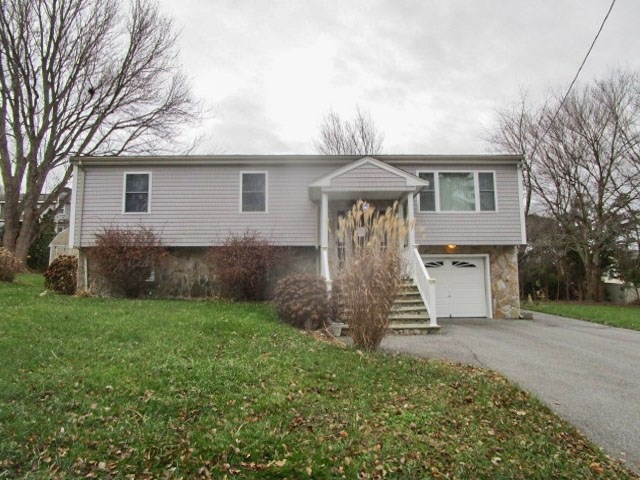 201 Robert Gray Ave, Tiverton, RI 02878 - photo 1