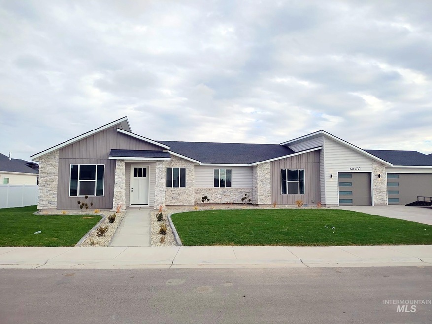 630 Clear Springs St, Burley, ID 83318 - photo 1