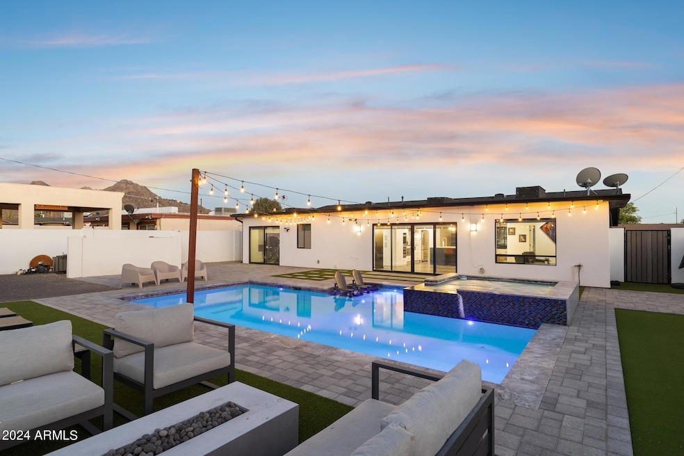 1432 E Griswold Rd, Phoenix, AZ 85020 - photo 1