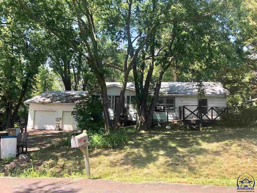 3040 NW 65th St, Topeka, KS 66618 - photo 1