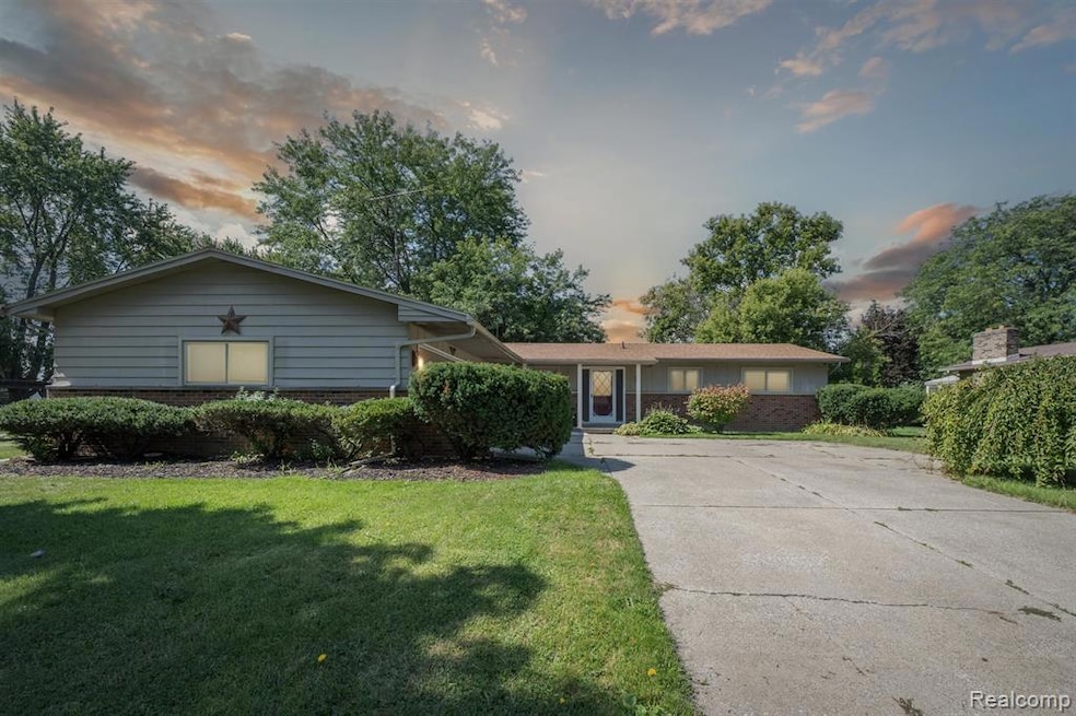 3196 Red Barn Rd, Flint, MI 48507 - photo 1