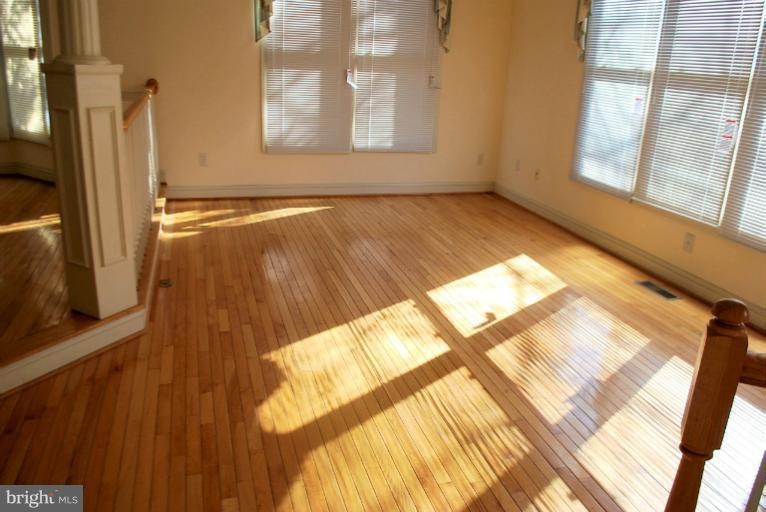 2909 Oakton Crest Place, Vienna, VA 22181 - photo 1