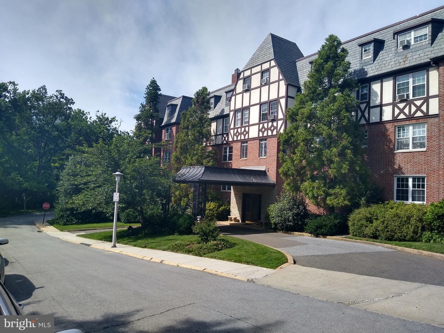 310 Ridgemede Rd unit 405, Baltimore, MD 21210 - photo 1