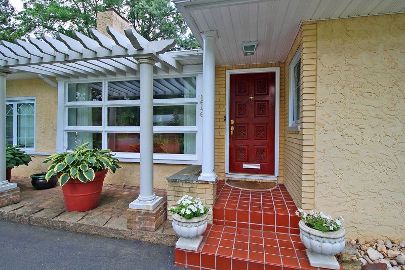 1646 Nottingham Way, Mountainside, NJ 07092 - photo 1