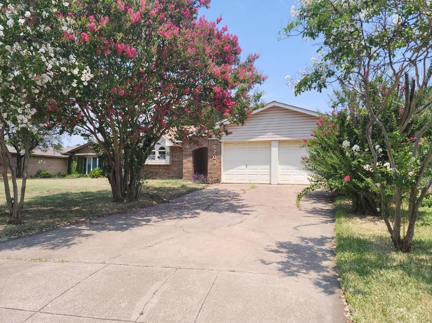 6209 Gayle Dr, North Richland Hills, TX 76180 - photo 1