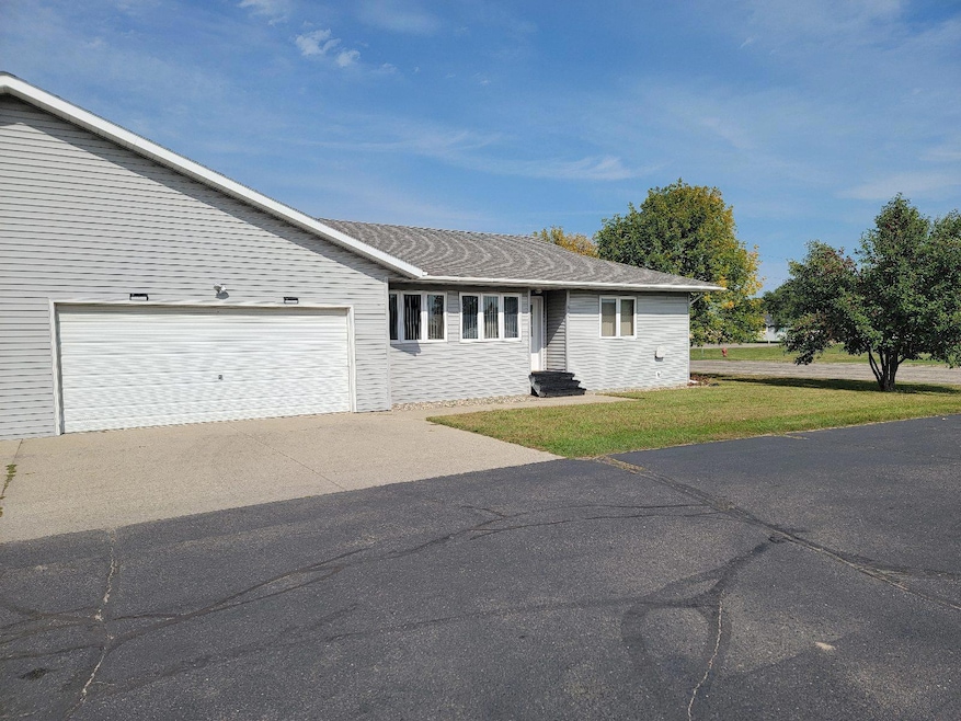 815 6th Ave NE, Perham, MN 56573 - photo 1