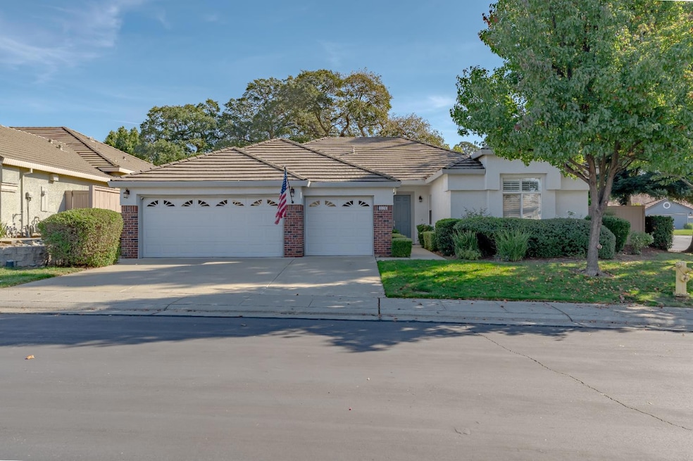 1176 Fleming Dr, Roseville, CA 95747 - photo 1