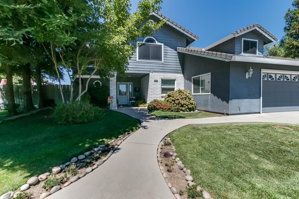 2053 Rapunzel Ct, Oakdale, CA 95361 - photo 1