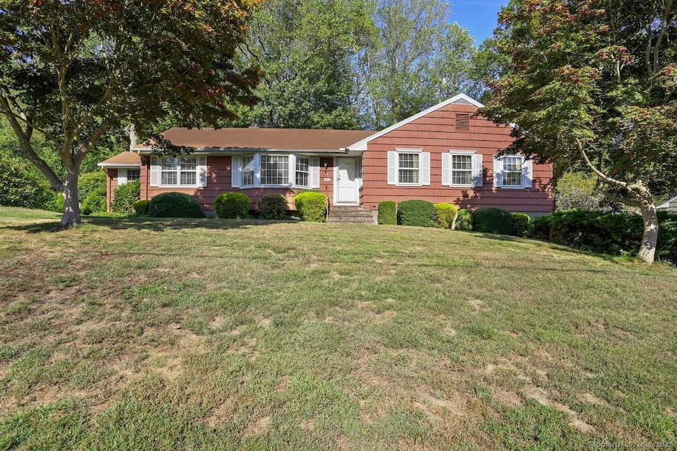 10 Aragon Dr, Trumbull, CT 06611 - photo 1