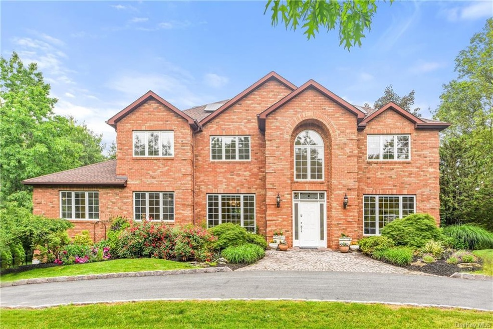 8 Redbud Ln, Blauvelt, NY 10913 - photo 1