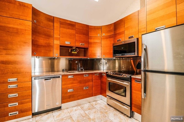 8 Woodland Way, Dayton, NJ 08810 - photo 1