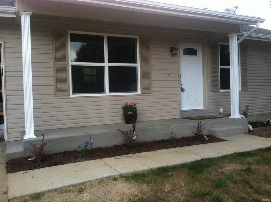 1337 Half Moon Dr, O Fallon, MO 63366 - photo 1