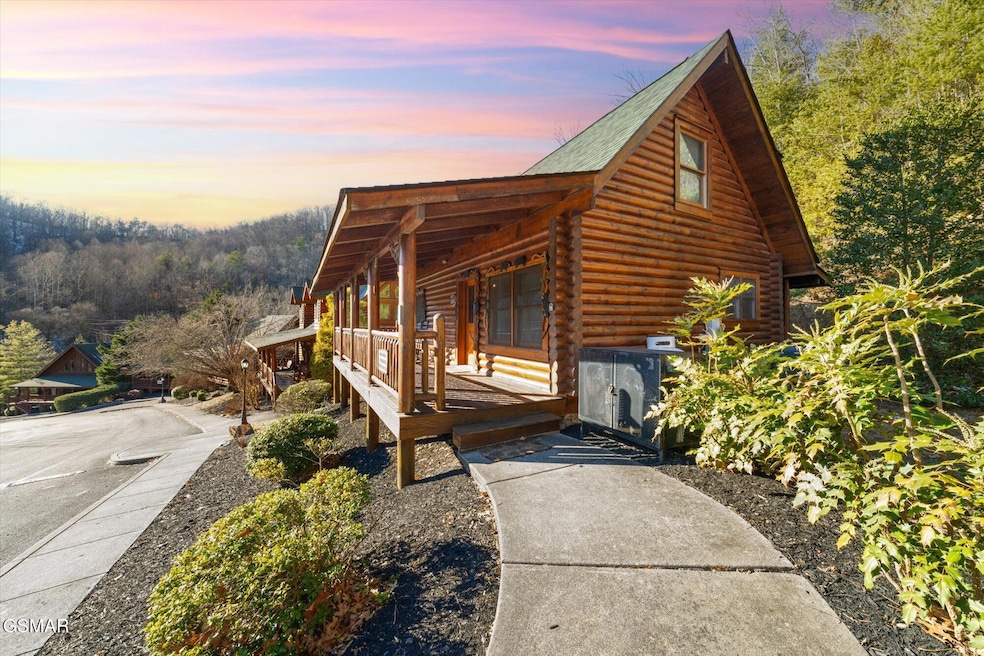 3143 Smoky Ridge Way