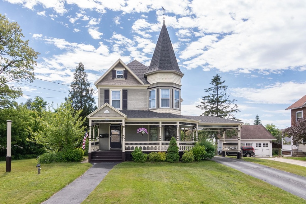 120 Cottage St, Littleton, NH 03561 - photo 1