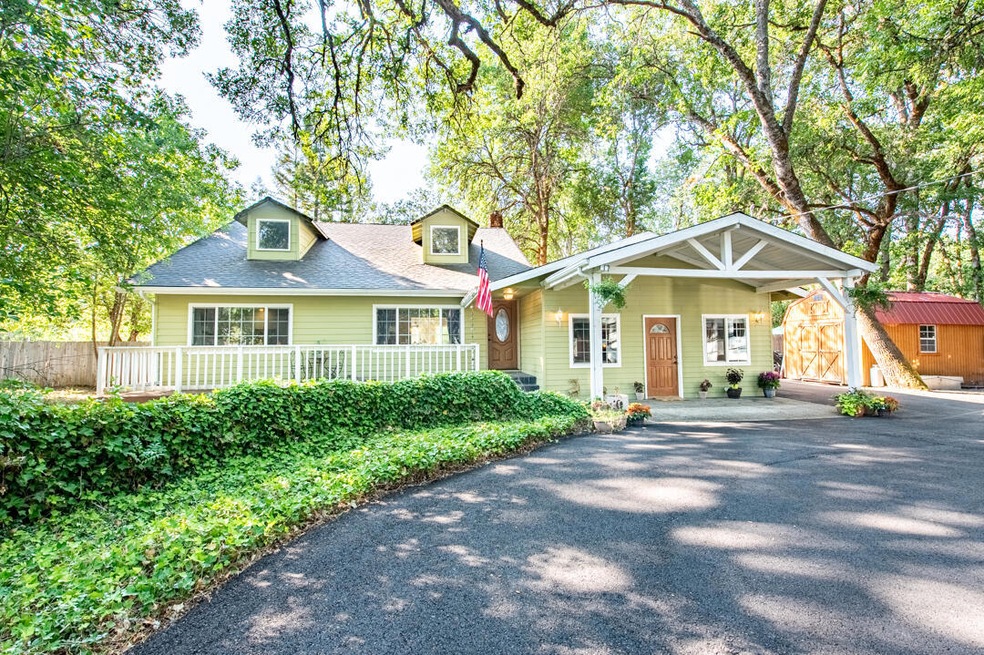 375 Connie Ln, Merlin, OR 97532 - photo 1