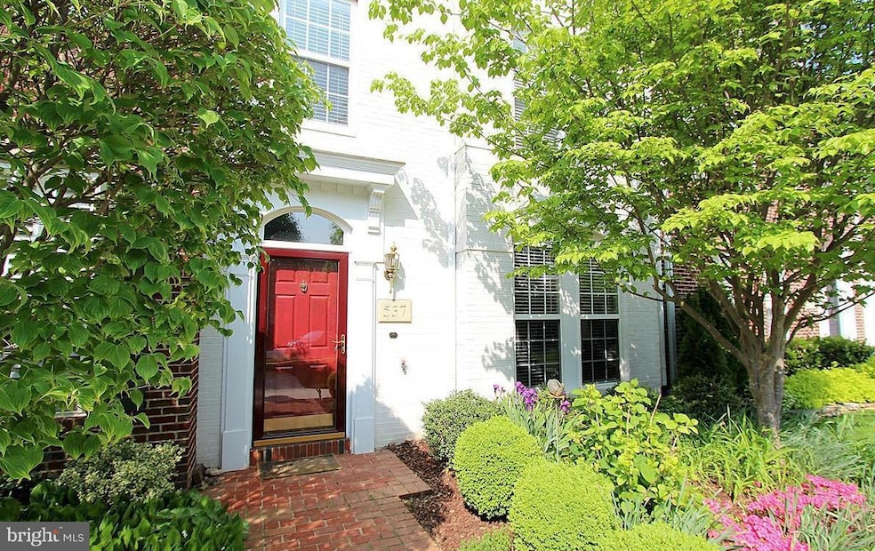 537 Longhorn Crescent, Rockville, MD 20850 - photo 1