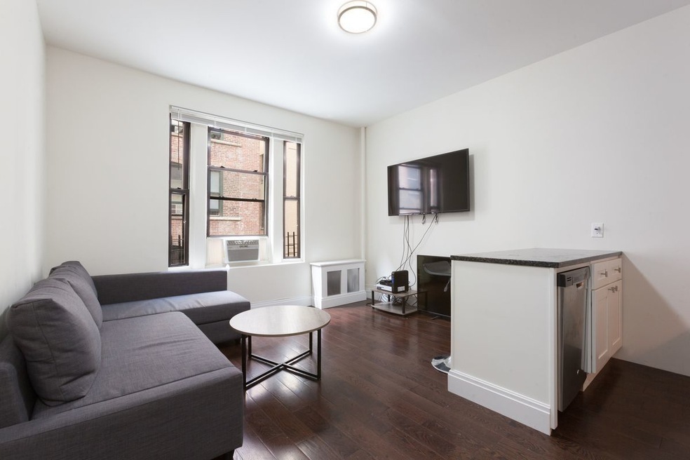 526 W 111th St unit 4DD, New York, NY 10025 - photo 1