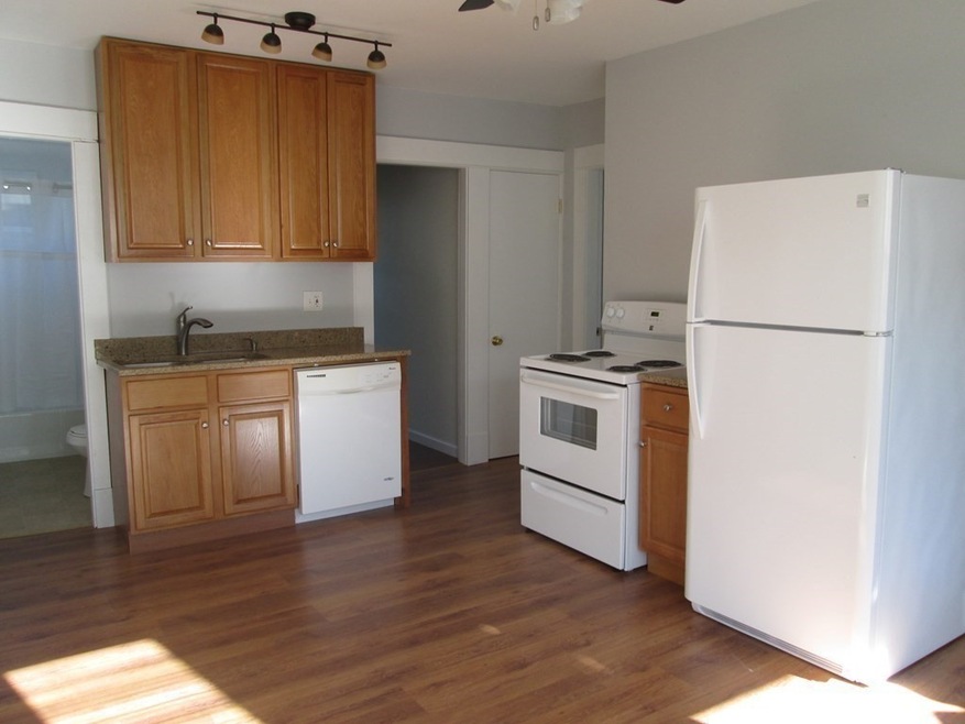 101 Meadow St, Chicopee, MA 01013 - photo 1