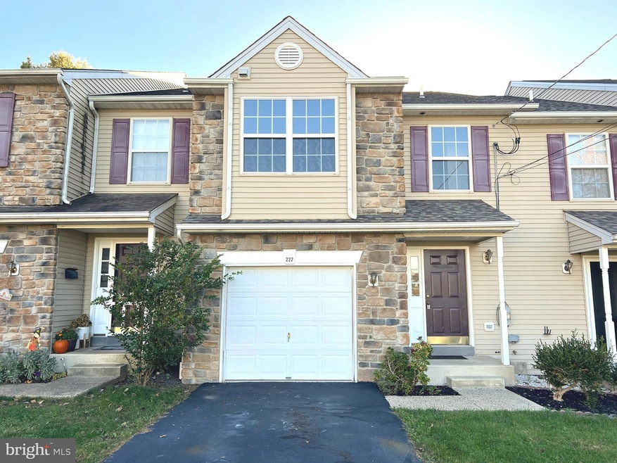 222 E Mount Vernon St, Lansdale, PA 19446 - photo 1