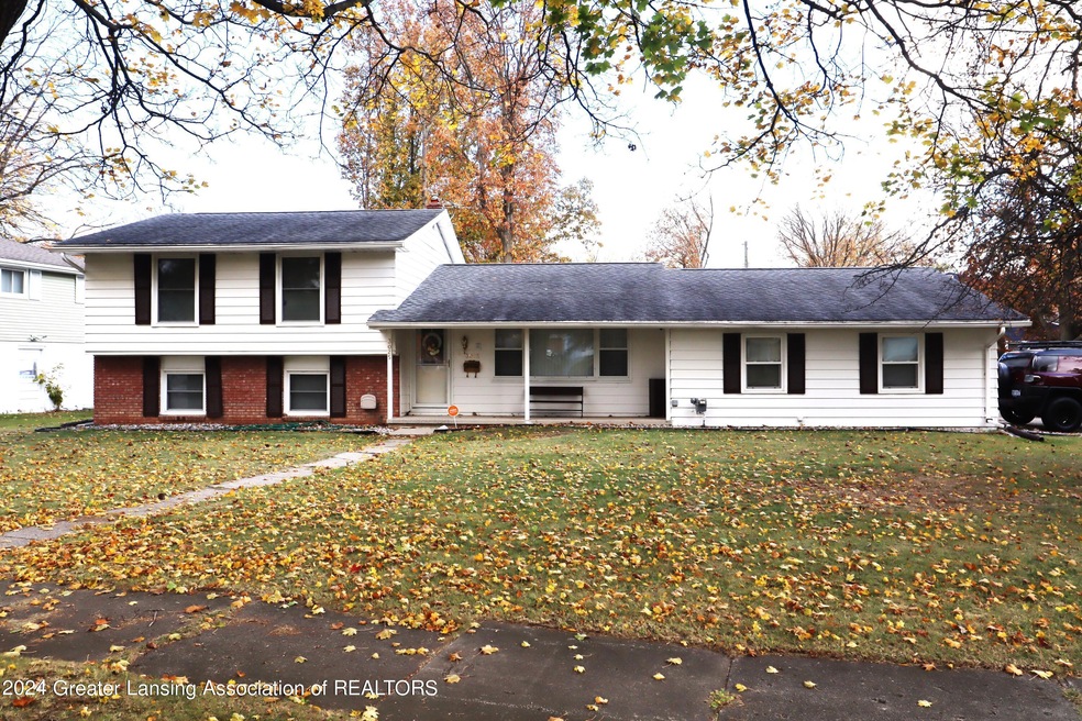 3025 Cooley Dr - Front Photo