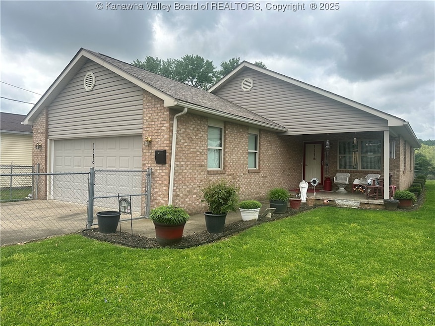 1116 Front St, Ravenswood, WV 26164 - photo 1