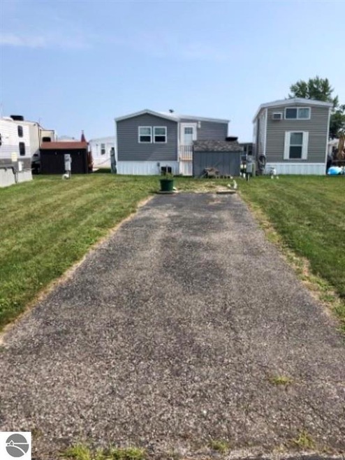 111 E Michigan Ave, Au Gres, MI 48703 - photo 1