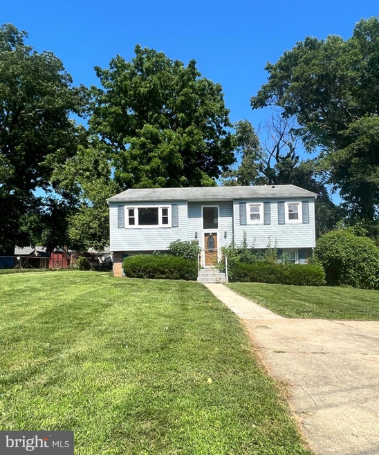 115 W Mill Ave, Capitol Heights, MD 20743 - photo 1