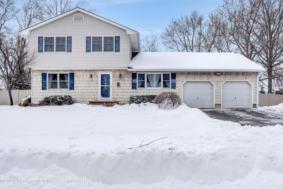 19 Mohawk Dr, Matawan, NJ 07747 - photo 1