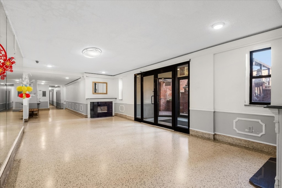 38-15 149th St unit 1V, Flushing, NY 11354 - photo 1