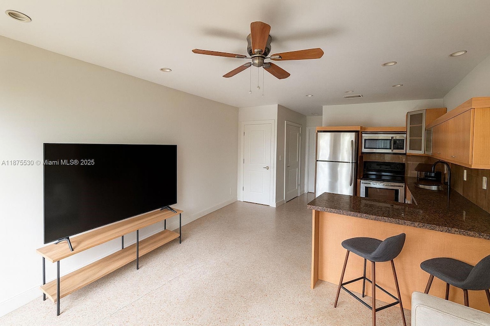 2125 NE 14th Ave unit 2, Wilton Manors, FL 33305 - photo 1